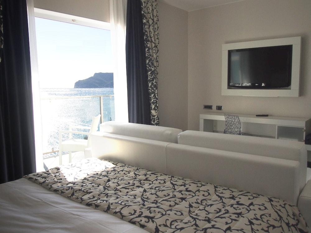 Best Western Hotel Acqua Novella Spotorno Εξωτερικό φωτογραφία